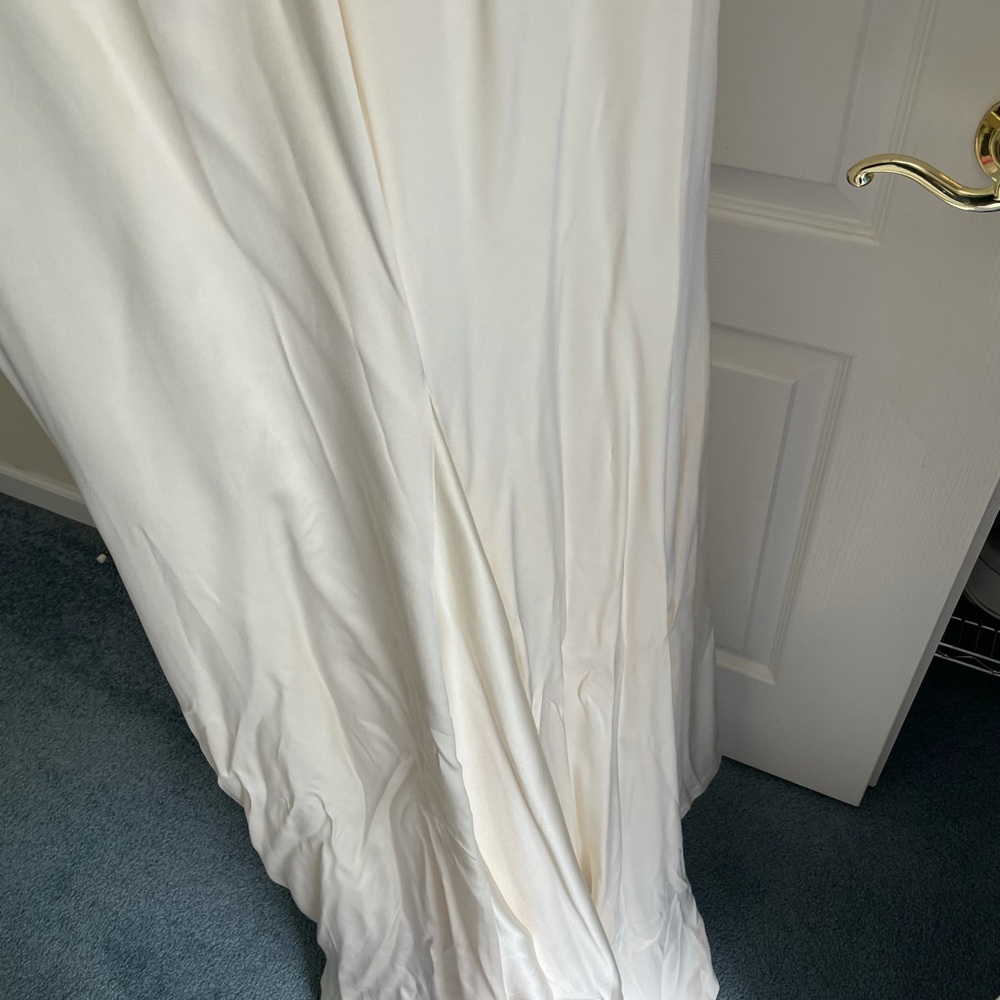 Nicole Miller Silk Alexandra Wedding Gown 10 - Picture 9 of 9